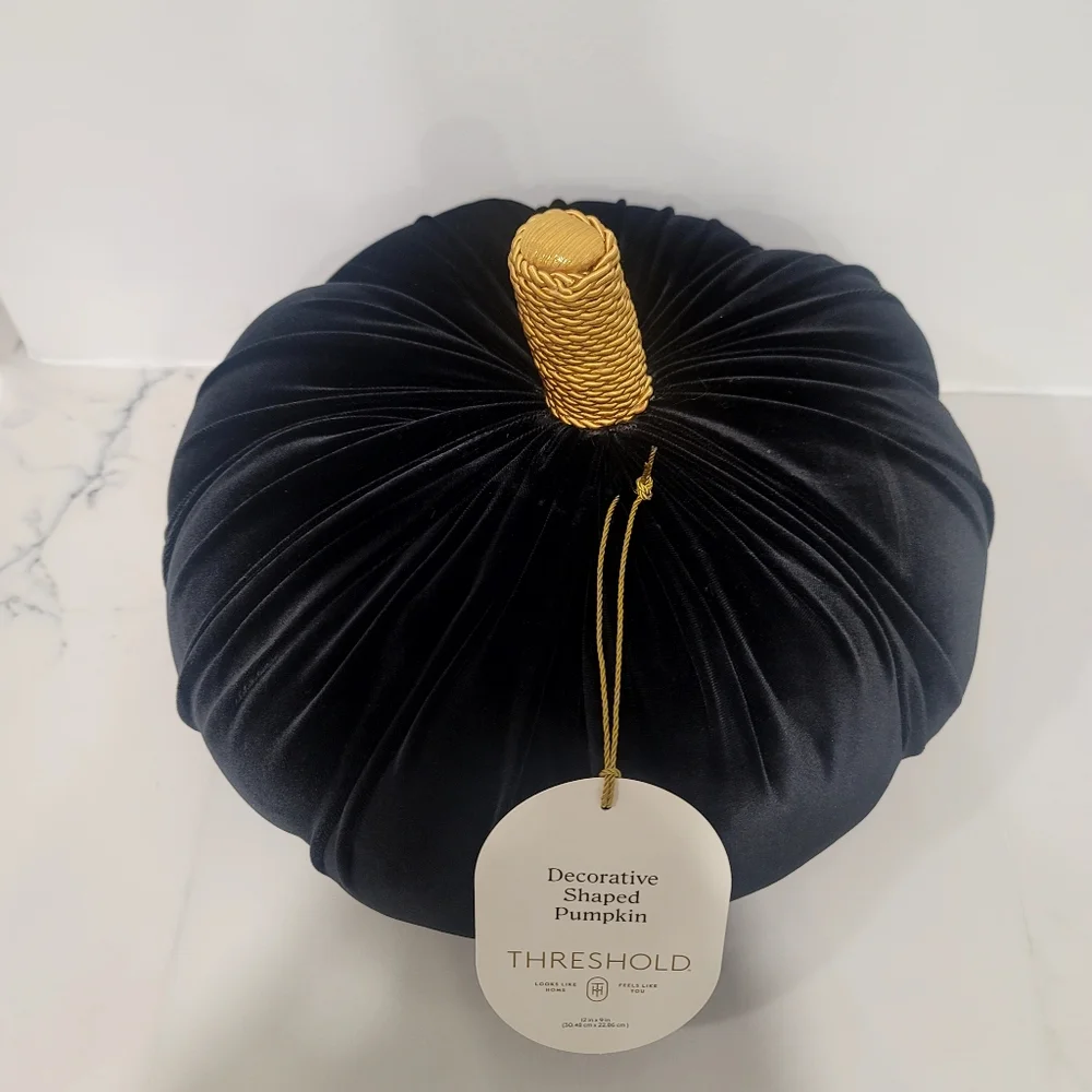 New THRESHOLD Large Decorative Pumpkin Shaped Velvet Pillow